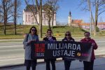 Udruga S.O.S. Virovitica ispred Gradske knjižnice i čitaonice u Virovitici obilježila međunarodni pokret „Milijarda ustaje“ 2 427770487 681728427240531 1585267613197986122 n