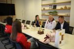 Virovitičko-podravski župan Igor Andrović ugostio brončane rukometašice Slatinčanku Tenu Jurlinu i Virovitičanku Ivu Blažević čestitavši im na velikom uspjehu u Crnoj Gori 8 IMG 2272 1500x1000