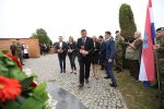 Obilježavanje 30. obljetnice osnutka 81. samostalne gardijske bojne “Kumovi” započelo polaganjem vijenaca i paljenjem lampiona na virovitičkom groblju 4 438095600 845992677557188 8318356296930485242 n
