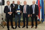 Svečana sjednica Općinskog vijeća u povodu Dana općine Sopje: Zlatne plakete dobili Dinko Brezec i Goran Šebalj 6 IMG 0173