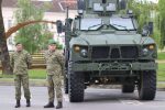 Obljetnica “Kumova”: U centru Virovitice posjetitelji mogu vidjeti moćna vozila za razminiranje te opremu koja štiti nebo i zemlju od svih opasnosti 16 IMG 2063