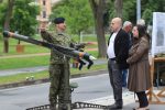 Obljetnica “Kumova”: U centru Virovitice posjetitelji mogu vidjeti moćna vozila za razminiranje te opremu koja štiti nebo i zemlju od svih opasnosti 18 IMG 2073
