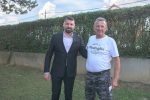 Život piše drame, ali i najljepše priče: Vlasnik Agroduhana, Franjo Josić, hrvatskom branitelju iz Starog Graca, Vladimiru Hrvoiću, uručio ključeve vraćene imovine i dao prigodu za normalan život 4 PDC 0380