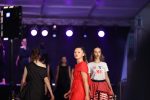Fotogalerija: Modna revija u središtu Virovitice oduševila sve prisutne, a „mali i veliki“ hrabro su nosili jedinstvene kreacije 16 modna revija 16