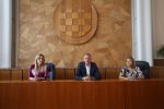 Potpisani ugovori s 39 pomoćnika u nastavi: Pomagat će učenicima u 18 škola s područja Virovitičko-podravske županije 1 IMG 8853 1500x1000