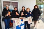 U Virovitici je javnom akcijom kod Gradske tržnice obilježen Međunarodni dan borbe protiv nasilja nad ženama 1 sos1