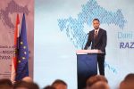 U Šibeniku se održavaju Dani regionalnog razvoja i fondova EU gdje su proglašeni ovogodišnji laureati za "Najbolji europski projekt" 17 dani regionalnog sibenik 297