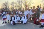 Folkloraši “Seljačke sloge” iz Špišić Bukovice nastupili na prvim vinkovačkim pokladama 2 Bez naslova 1000 x 666 piks. 2