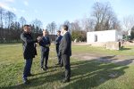 Podno Papuka, u Slatinskom Drenovcu niče Centar za posjetitelje "Vrata Papuka", radove je obišao ministar turizma i sporta Tonči Glavina, uz svoje domaćine, Igora Androvića i Alena Jurenca... 7 ministar glavina vrata papuka 43