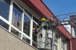 U orahovačkim “Brlićima” održana pokazna vježba u kojoj su sudjelovale sve operativne službe VPŽ: Učitelji i učenici učili kako se ponašati u slučaju opasnosti 13 Pokazna vjezba skola 13