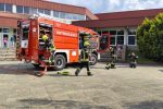 U orahovačkim “Brlićima” održana pokazna vježba u kojoj su sudjelovale sve operativne službe VPŽ: Učitelji i učenici učili kako se ponašati u slučaju opasnosti 25 Pokazna vjezba skola 33