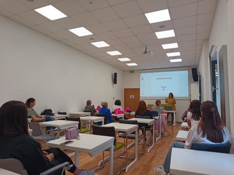 U Slatini obilježen Nacionalni dan udomiteljstva: Uručeni pokloni za 15, 20 i 25 godina udomiteljstva 1 U Slatini obiljezen Nacionalni dan udomiteljstva 6