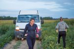 Jutro s vrijednim poljoprivrednicima OPG-a Ivone Andrašić Presečan najbolje hrvatske poljoprivrednice: Težak je ovo posao, ali mi ga volimo, naradimo se, ali i zaradimo, ovo je naš kruh 26 radnici 201