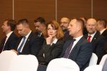 Predsjednik Vlade RH Andrej Plenković, županu Igoru Androviću, uručio ugovor za dogradnju OŠ Eugena Kumičića Slatina, nakon završetka ovog projekta, sva djeca, a ima ih više od 430, ići će u ovu školu u jednoj smjeni 2 dubrovnik zupani i premijer 65