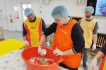 Veliko srce Tomislava Kunšteka: Jaglaci učili raditi slavonsku kobasicu na tradicionalan način 9 Jaglac Kunstek radionica kobasice 12