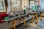 Za najmanje pacijente svaka minuta je važna: OB Virovitica nabavila novi transportni inkubator, a u financiranju su sudjelovali - Grad Virovitica s 15.000, te općine, Špišić Bukovica, Suhopolje, Pitomača, Lukač i Voćin, koje su osigurale po 5.000 eura 3 Dizajn bez naslova 1 1
