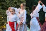 Grofovo ljeto 2026. Čuvari tradicije zaplesali na 15. smotri folklora „Golubica bijela“ u Suhopolju 6 canva 1500 x 1000 piks. 1500 x 1000 piks. 2 3