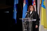 U velikoj dvorani POU Slatina, održana je svečana promocija druge generacije prvostupnika sveučilišnog prijediplomskog studija Rani i predškolski odgoj i obrazovanje Fakulteta za odgojne i obrazovne znanosti Sveučilišta Josipa Jurja Strossmayera u Osijeku, dislociranog studija u Slatini 6 viber slika 2026 09 10 13 31 16 473 1024x576